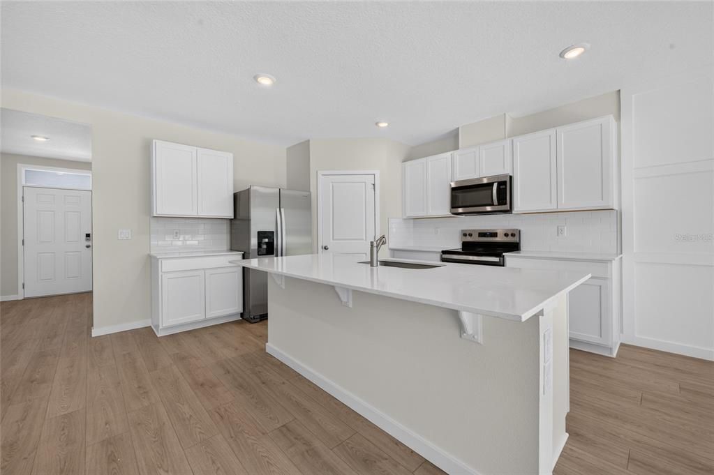 En Venta: $449,900 (5 camas, 3 baños, 2601 Pies cuadrados)