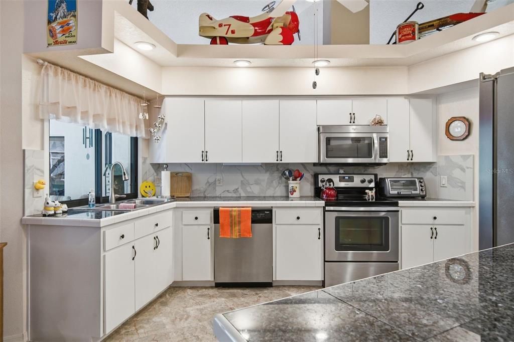 For Sale: $429,000 (3 beds, 2 baths, 2308 Square Feet)