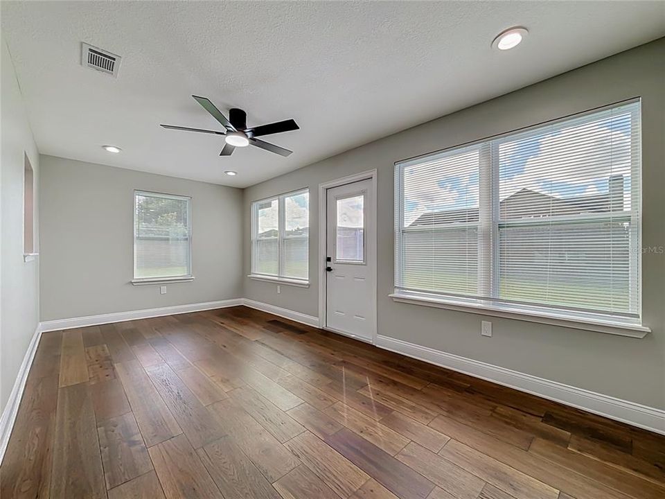 For Sale: $405,999 (3 beds, 2 baths, 1647 Square Feet)