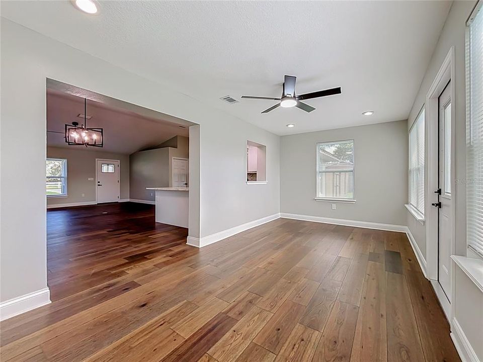 For Sale: $405,999 (3 beds, 2 baths, 1647 Square Feet)