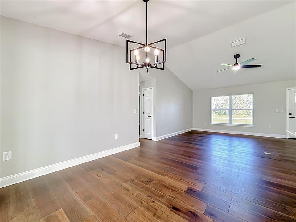 For Sale: $405,999 (3 beds, 2 baths, 1647 Square Feet)