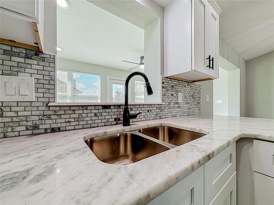 For Sale: $405,999 (3 beds, 2 baths, 1647 Square Feet)