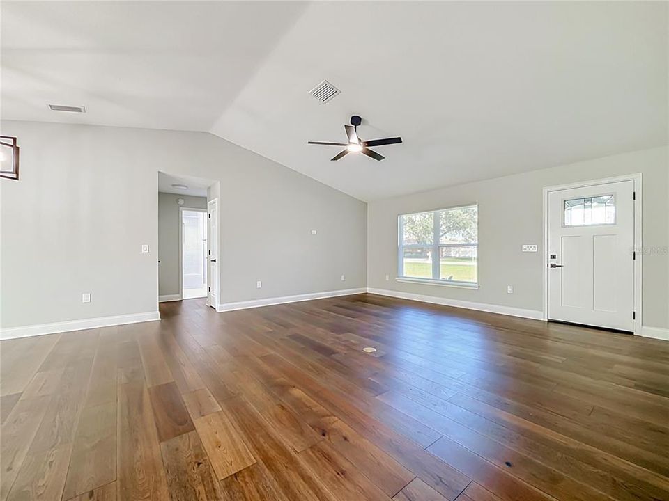 For Sale: $405,999 (3 beds, 2 baths, 1647 Square Feet)