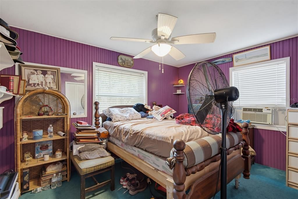 На продажу: $149,999 (2 спален, 1 ванн, 880 Квадратных фут)