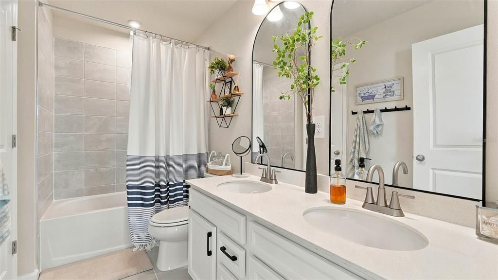 En Venta: $469,000 (4 camas, 2 baños, 2345 Pies cuadrados)
