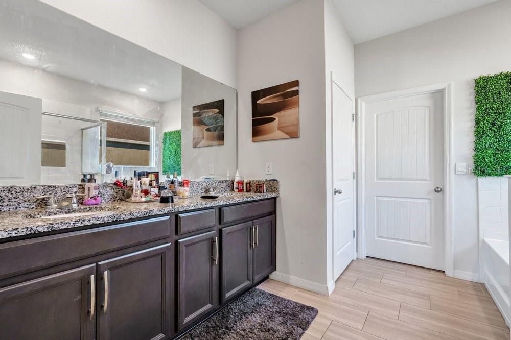 For Sale: $450,000 (4 beds, 3 baths, 2124 Square Feet)