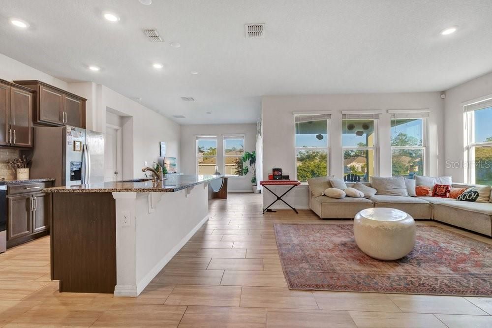 For Sale: $450,000 (4 beds, 3 baths, 2124 Square Feet)