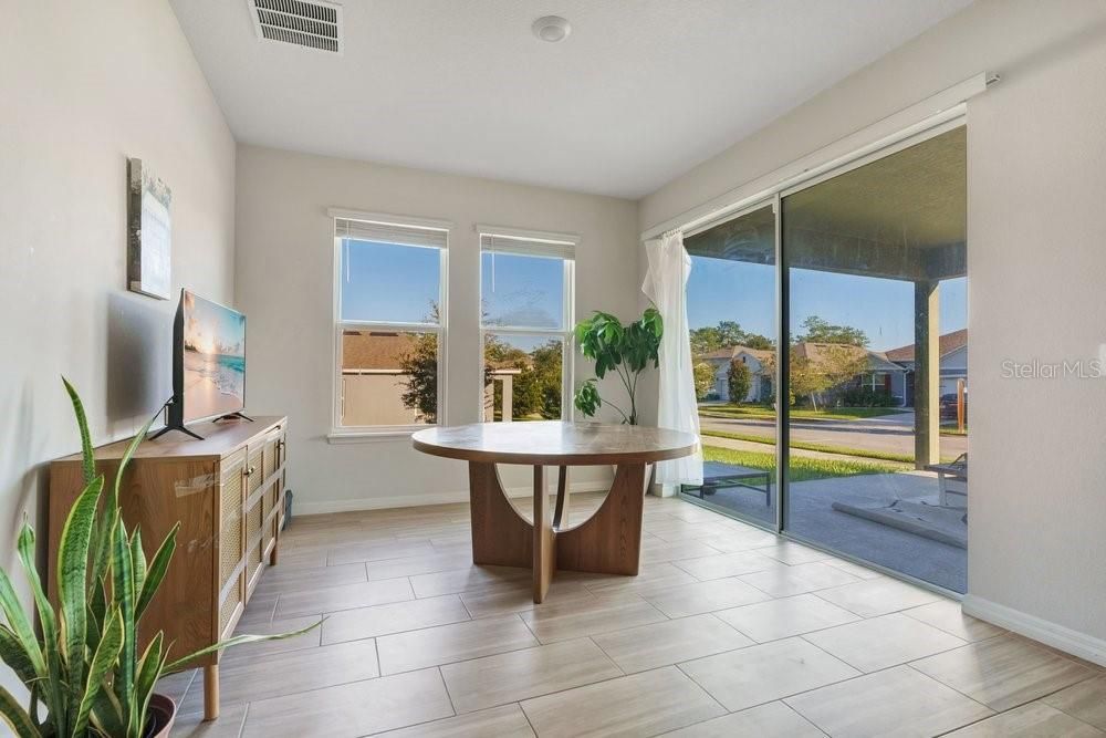 For Sale: $450,000 (4 beds, 3 baths, 2124 Square Feet)