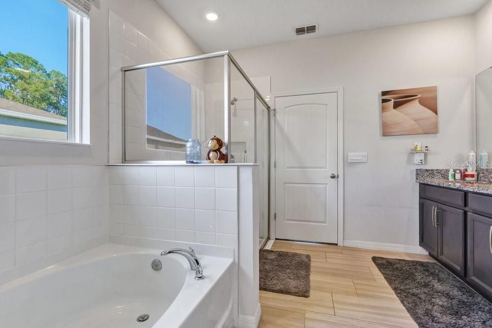 For Sale: $450,000 (4 beds, 3 baths, 2124 Square Feet)