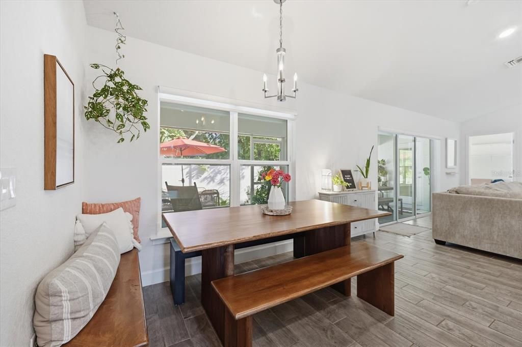 En Venta: $469,900 (4 camas, 2 baños, 2169 Pies cuadrados)