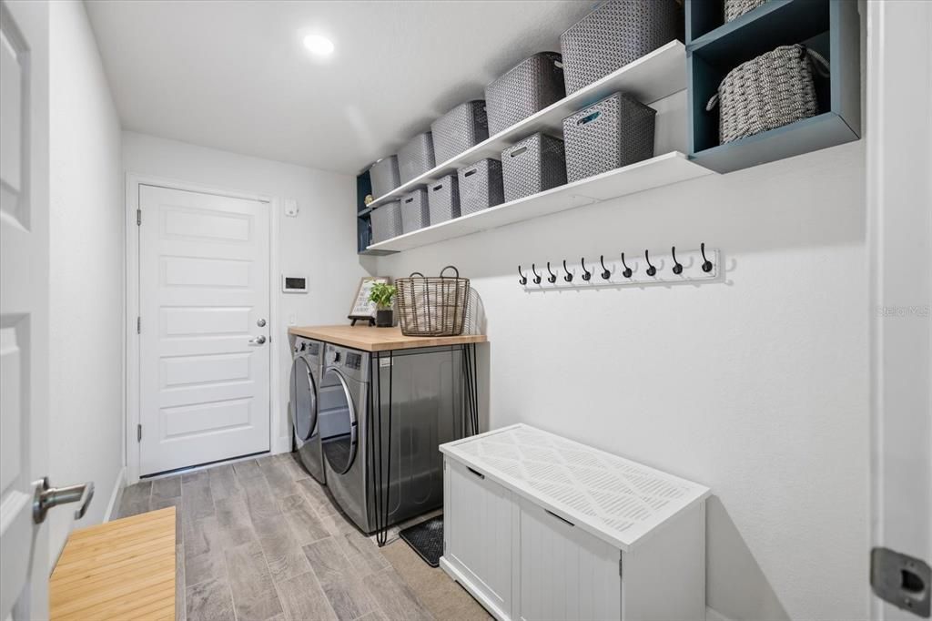 En Venta: $469,900 (4 camas, 2 baños, 2169 Pies cuadrados)