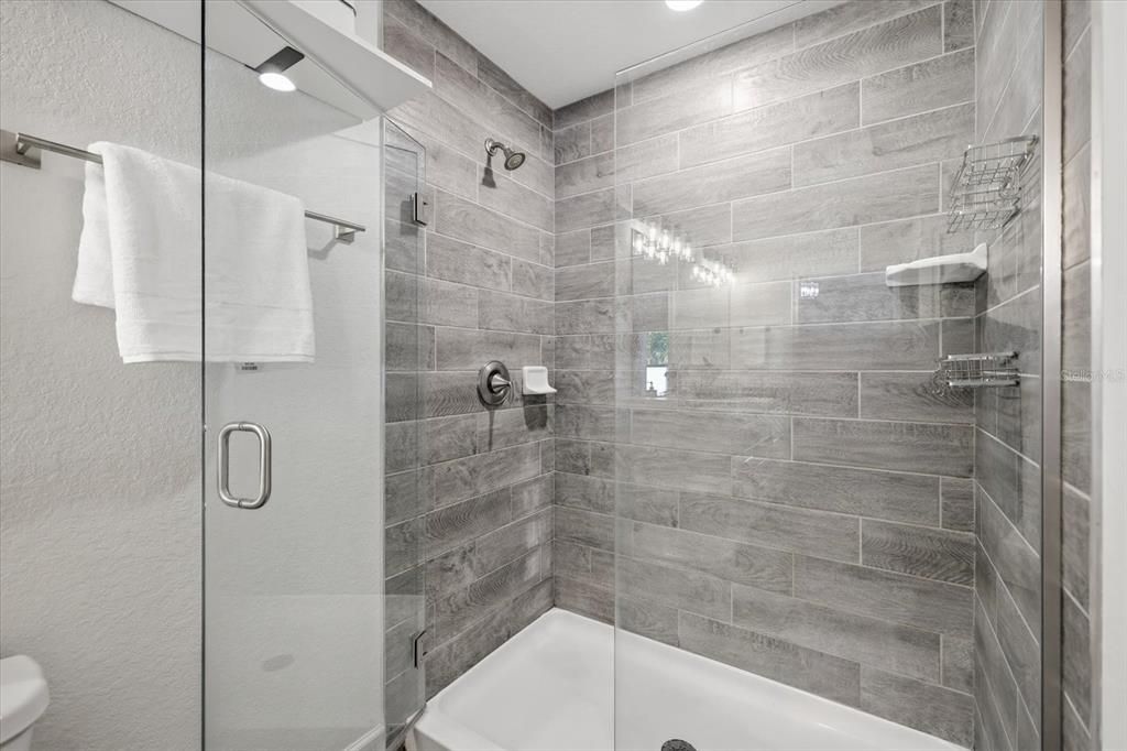 En Venta: $469,900 (4 camas, 2 baños, 2169 Pies cuadrados)