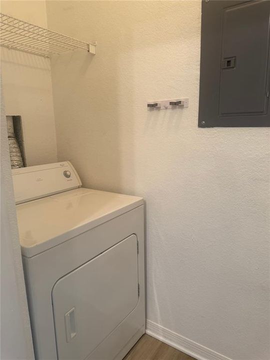 For Rent: $1,200 (1 beds, 1 baths, 636 Square Feet)