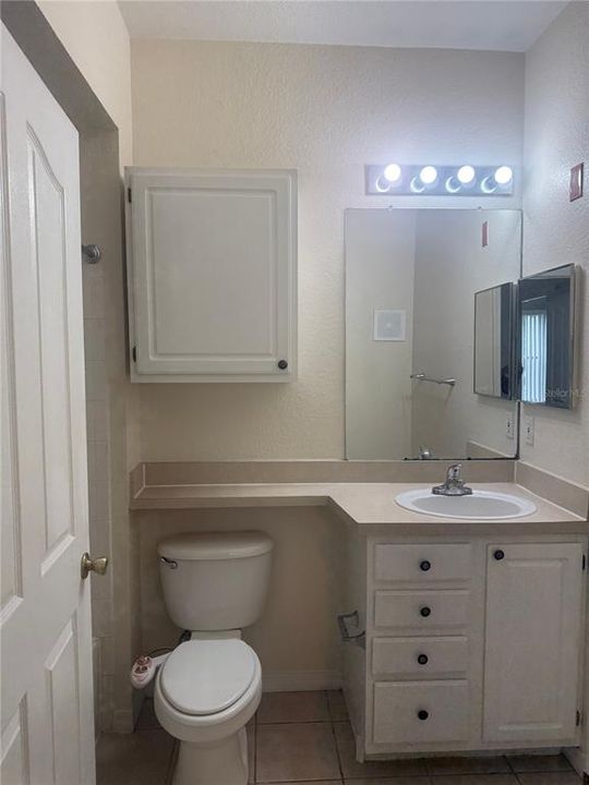 For Rent: $1,200 (1 beds, 1 baths, 636 Square Feet)