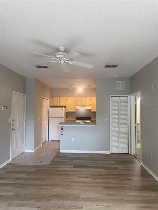 For Rent: $1,200 (1 beds, 1 baths, 636 Square Feet)