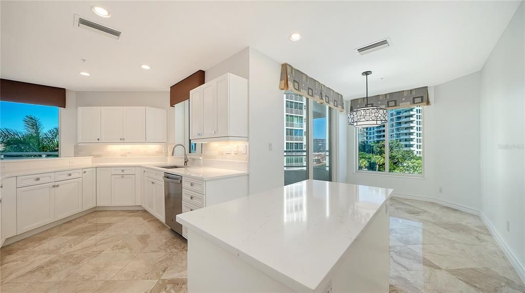 For Sale: $2,895,000 (3 beds, 4 baths, 3315 Square Feet)