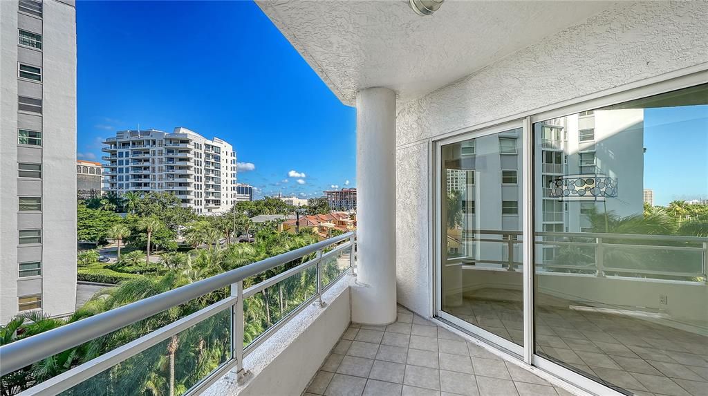 For Sale: $2,895,000 (3 beds, 4 baths, 3315 Square Feet)