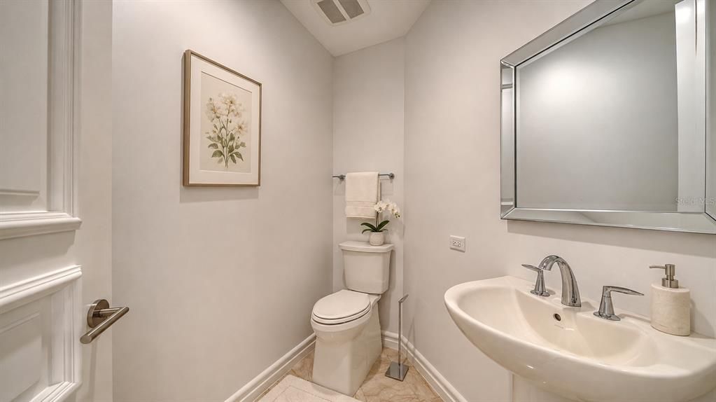 For Sale: $2,895,000 (3 beds, 4 baths, 3315 Square Feet)