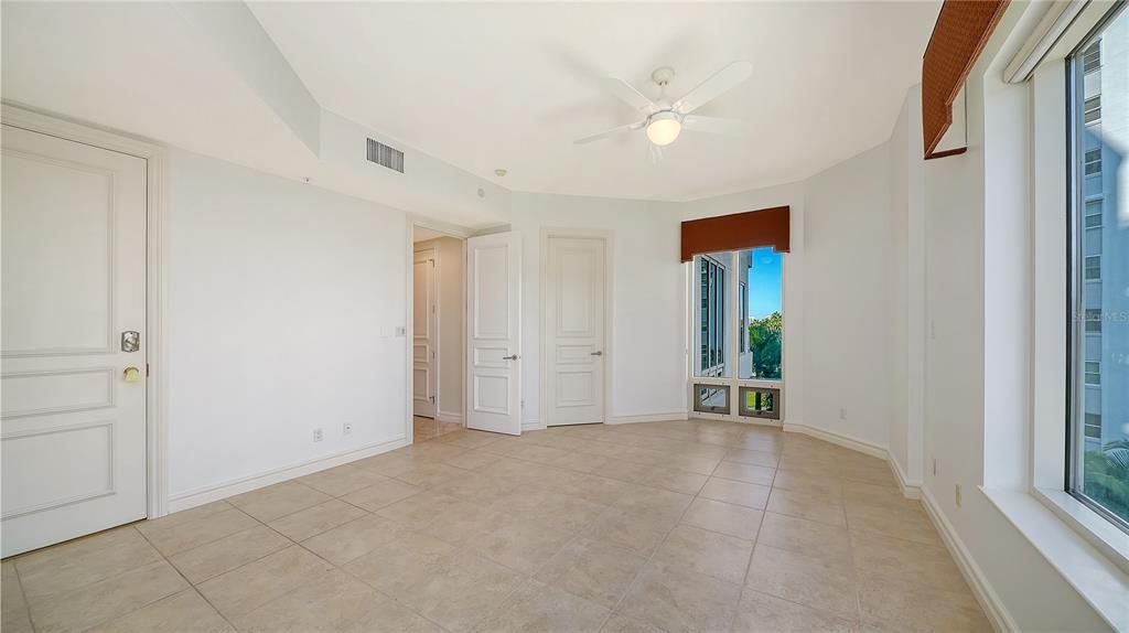 For Sale: $2,895,000 (3 beds, 4 baths, 3315 Square Feet)