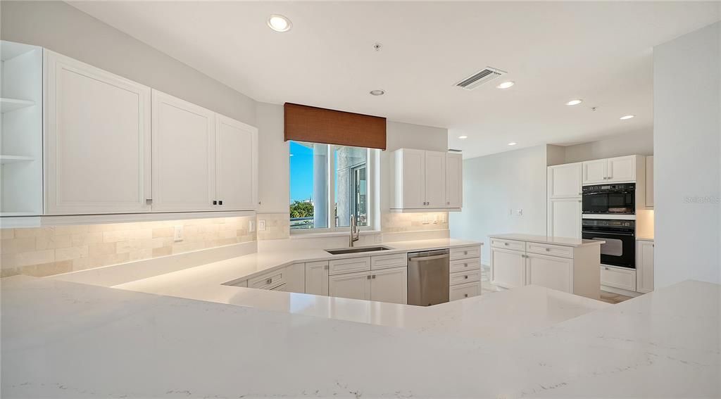 For Sale: $2,895,000 (3 beds, 4 baths, 3315 Square Feet)