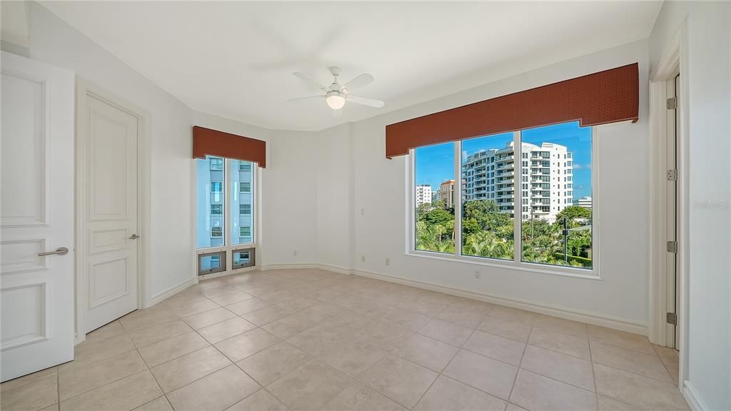 For Sale: $2,895,000 (3 beds, 4 baths, 3315 Square Feet)