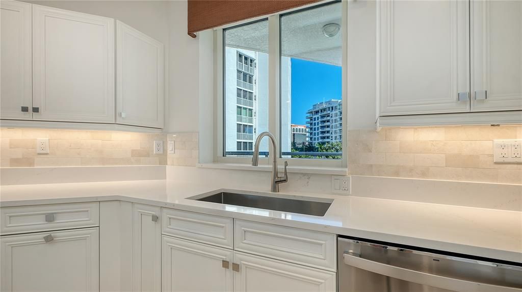 For Sale: $2,895,000 (3 beds, 4 baths, 3315 Square Feet)