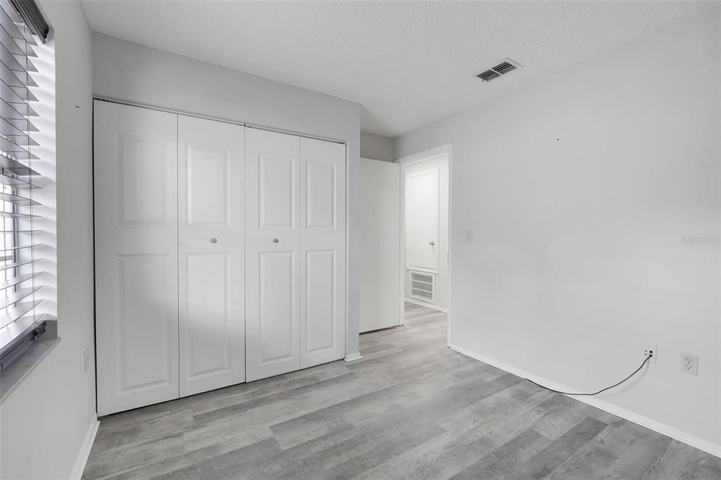 For Sale: $210,000 (2 beds, 2 baths, 934 Square Feet)