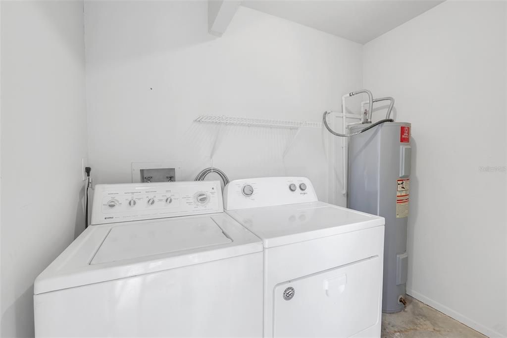 For Sale: $210,000 (2 beds, 2 baths, 934 Square Feet)