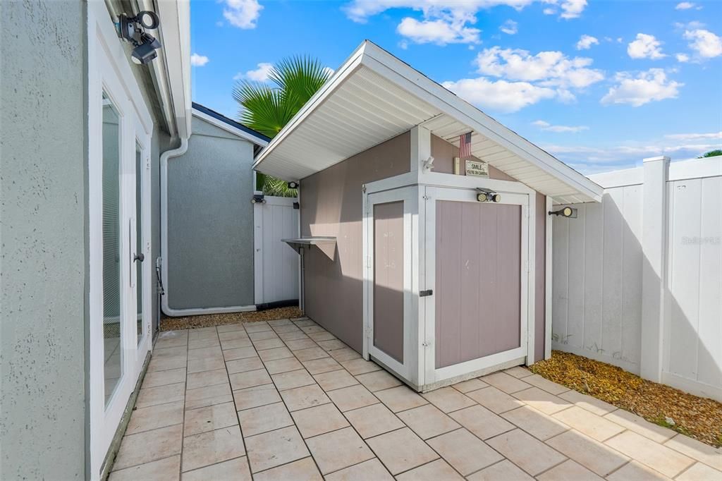For Sale: $210,000 (2 beds, 2 baths, 934 Square Feet)