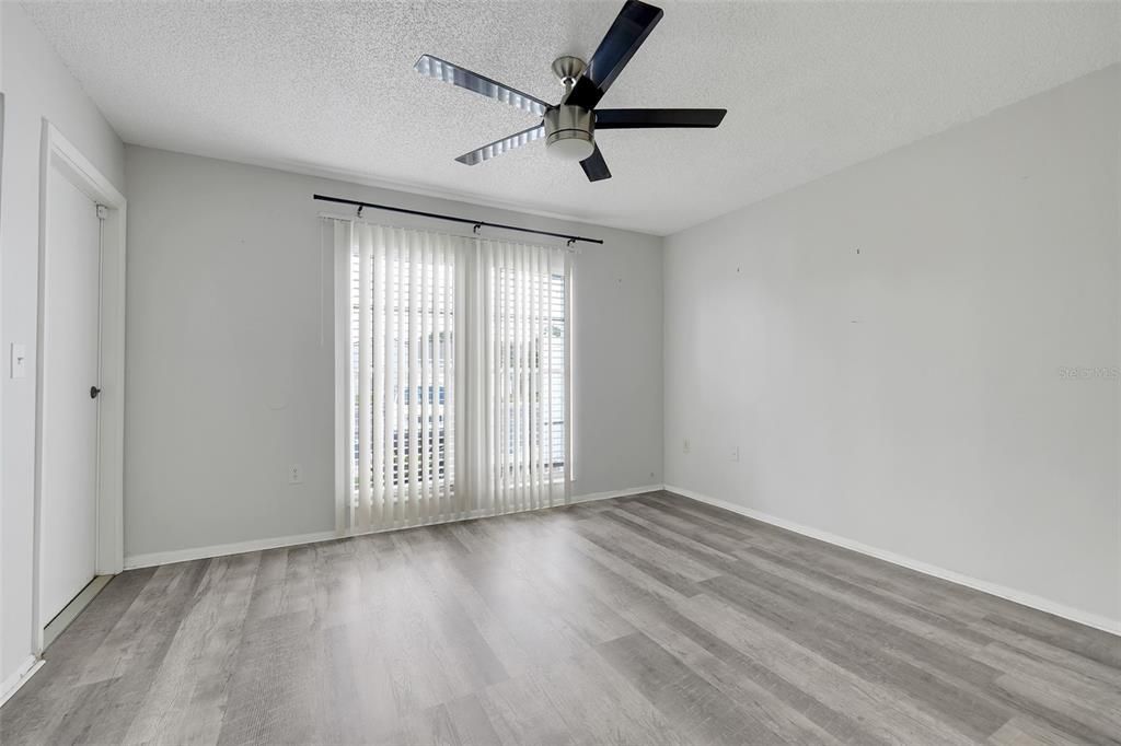 For Sale: $210,000 (2 beds, 2 baths, 934 Square Feet)