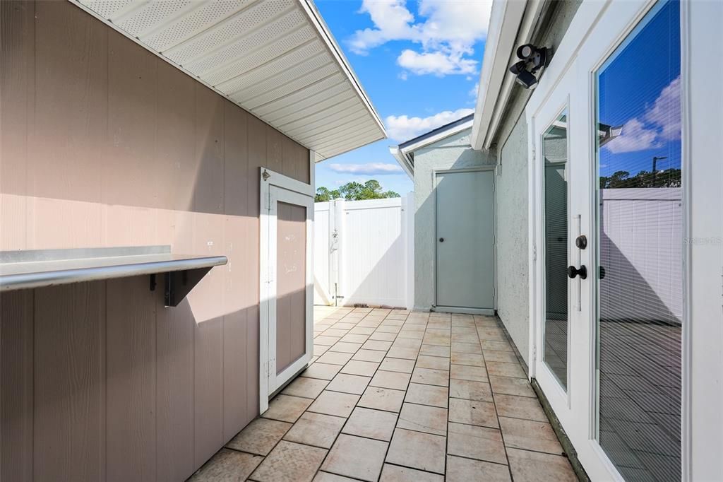 For Sale: $210,000 (2 beds, 2 baths, 934 Square Feet)