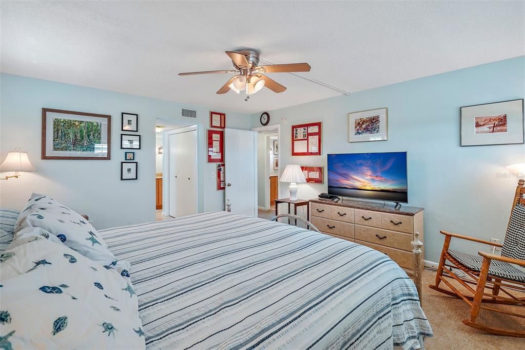В аренду: $3,250 (2 спален, 2 ванн, 1420 Квадратных фут)