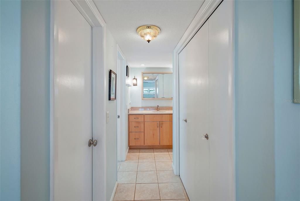 В аренду: $3,250 (2 спален, 2 ванн, 1420 Квадратных фут)