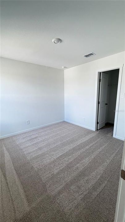 For Rent: $2,350 (4 beds, 2 baths, 1910 Square Feet)