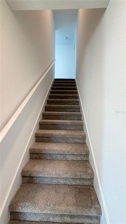 For Rent: $2,350 (4 beds, 2 baths, 1910 Square Feet)
