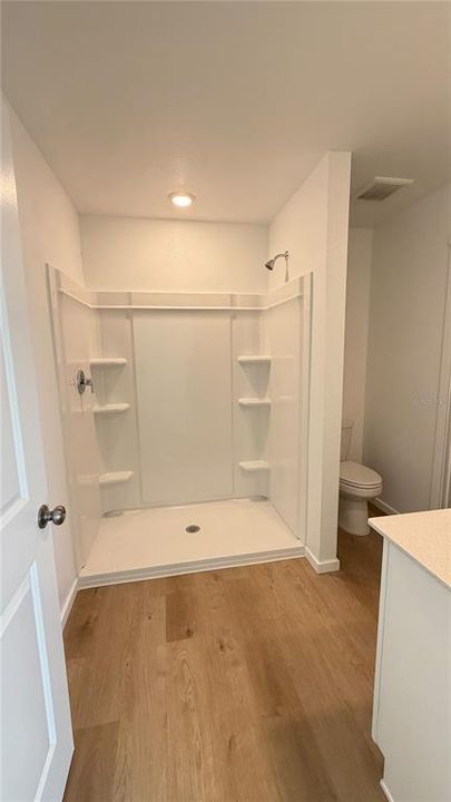 For Rent: $2,350 (4 beds, 2 baths, 1910 Square Feet)