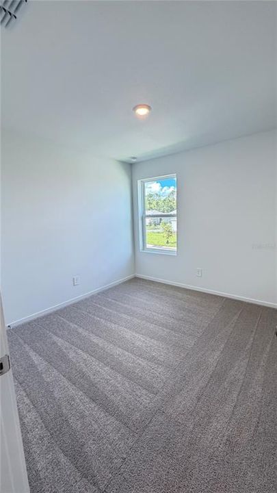 For Rent: $2,350 (4 beds, 2 baths, 1910 Square Feet)