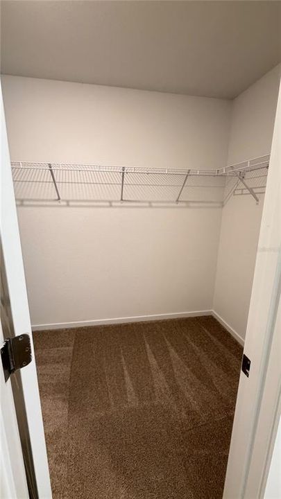 For Rent: $2,350 (4 beds, 2 baths, 1910 Square Feet)