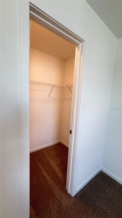 For Rent: $2,350 (4 beds, 2 baths, 1910 Square Feet)