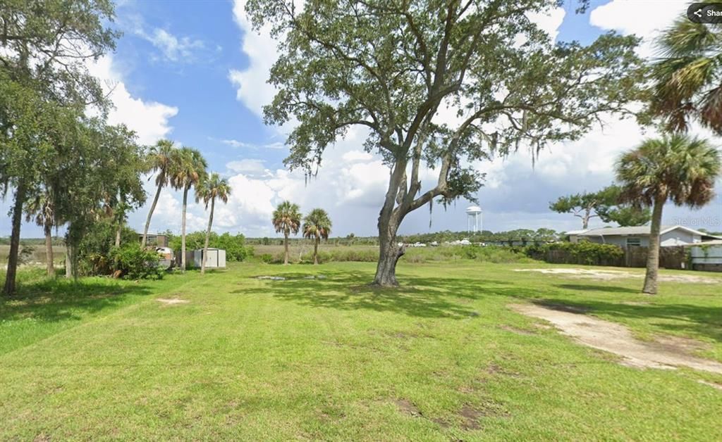 待售: $65,000 (0.17 acres)