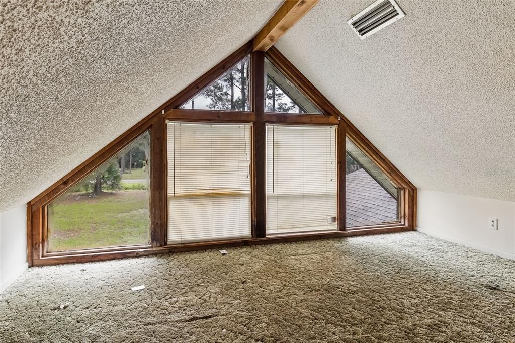 For Sale: $450,000 (3 beds, 2 baths, 1926 Square Feet)