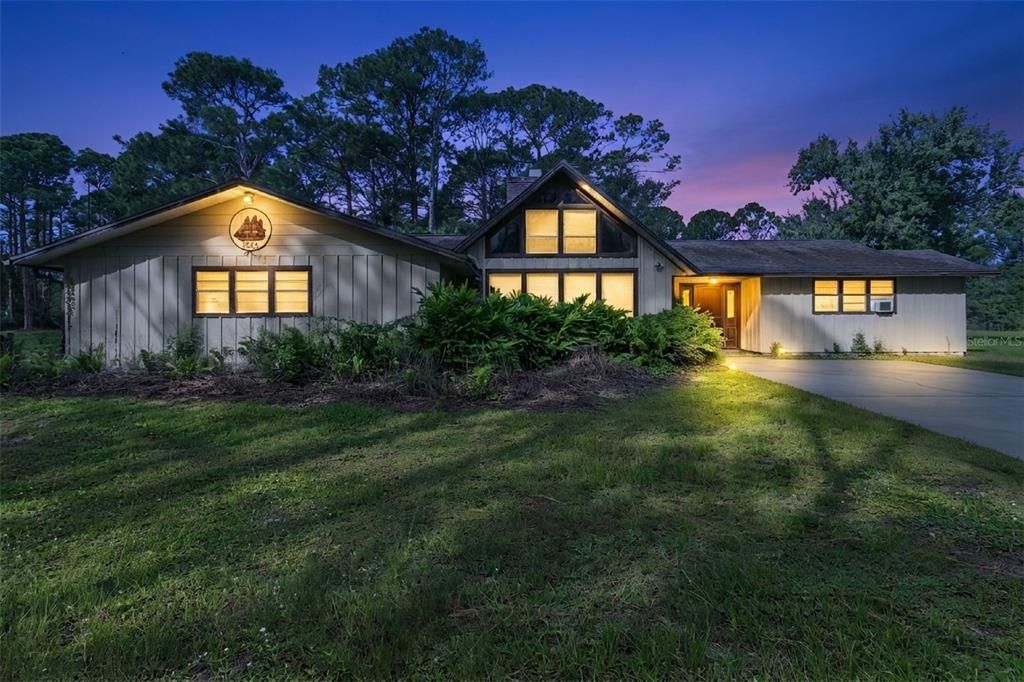 For Sale: $450,000 (3 beds, 2 baths, 1926 Square Feet)