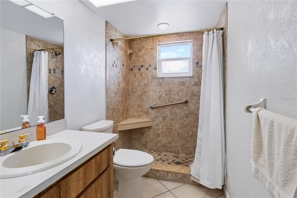 For Rent: $2,750 (3 beds, 2 baths, 1668 Square Feet)