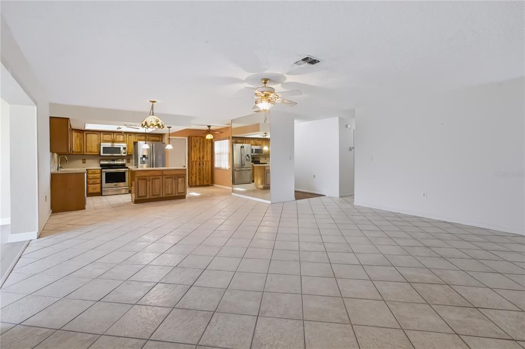 For Rent: $2,750 (3 beds, 2 baths, 1668 Square Feet)