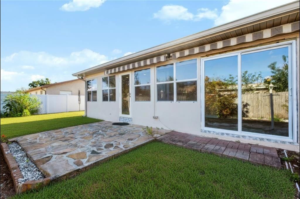For Rent: $2,750 (3 beds, 2 baths, 1668 Square Feet)