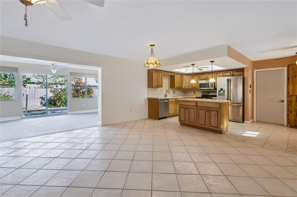 For Rent: $2,750 (3 beds, 2 baths, 1668 Square Feet)