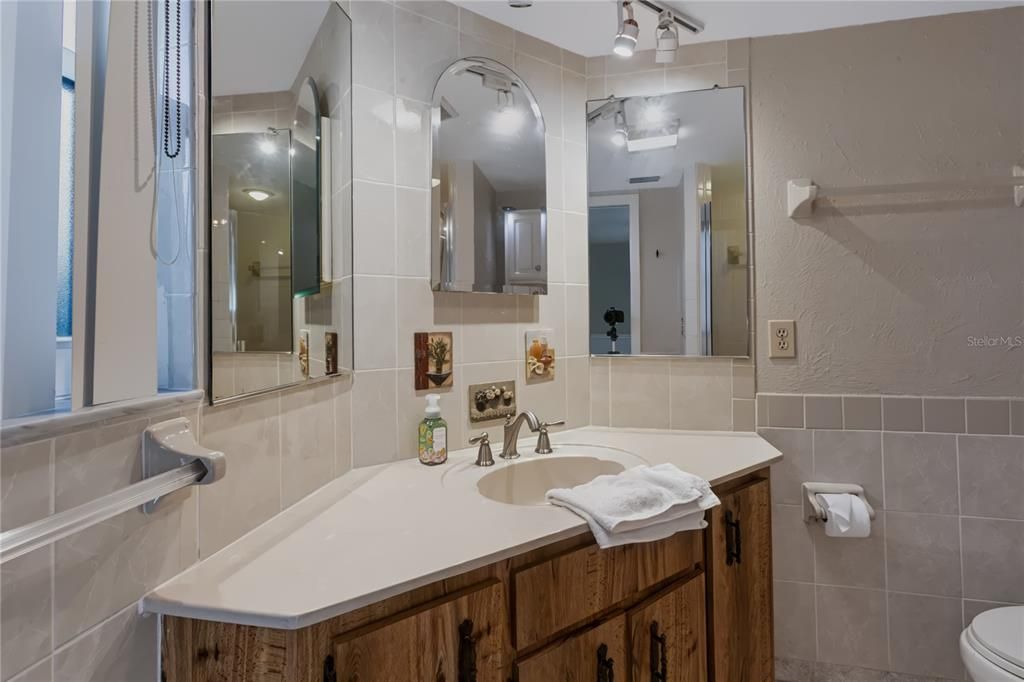 For Rent: $2,750 (3 beds, 2 baths, 1668 Square Feet)