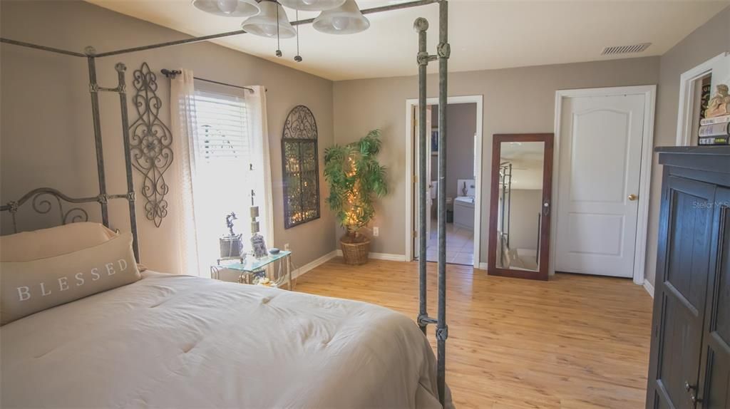 For Sale: $420,000 (3 beds, 2 baths, 2310 Square Feet)