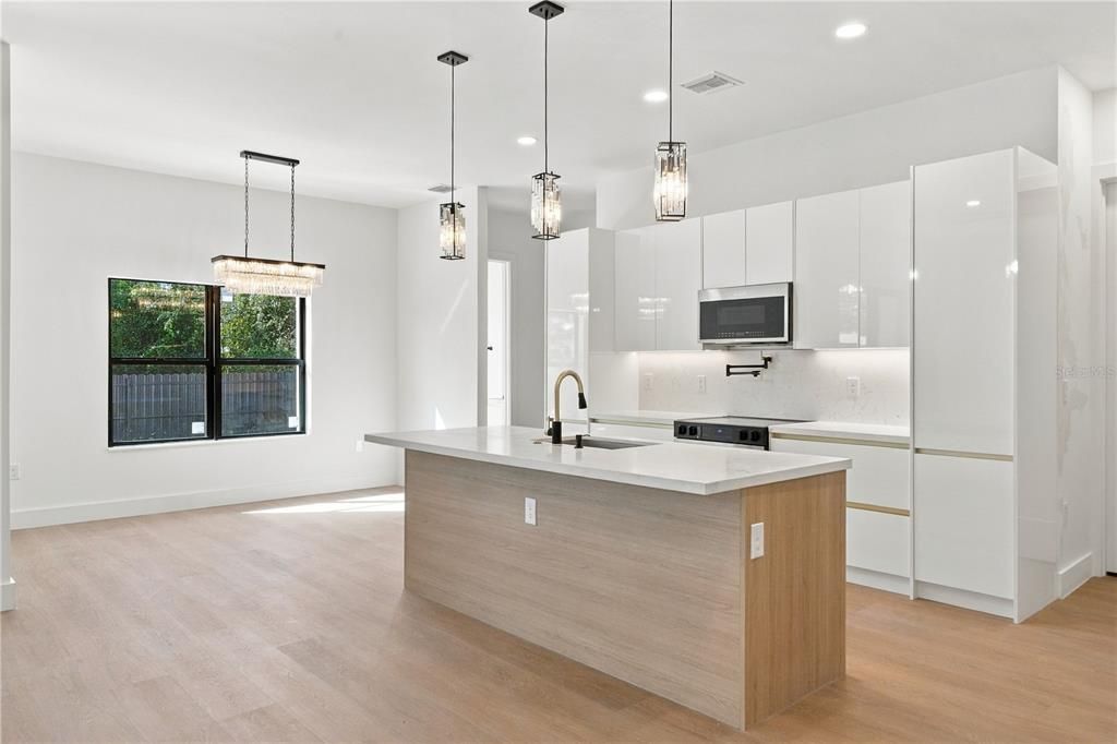 For Sale: $469,000 (3 beds, 2 baths, 1741 Square Feet)