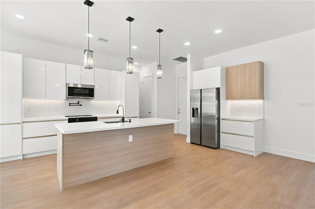 For Sale: $469,000 (3 beds, 2 baths, 1741 Square Feet)